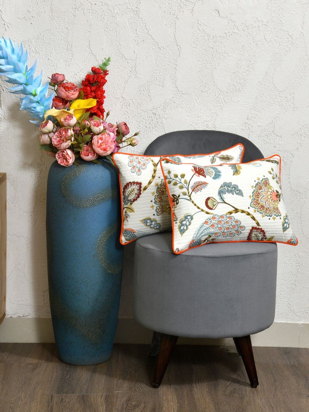 

Clasiko White & Red 2 Pieces Floral Printed Cotton Rectangle Cushion Covers