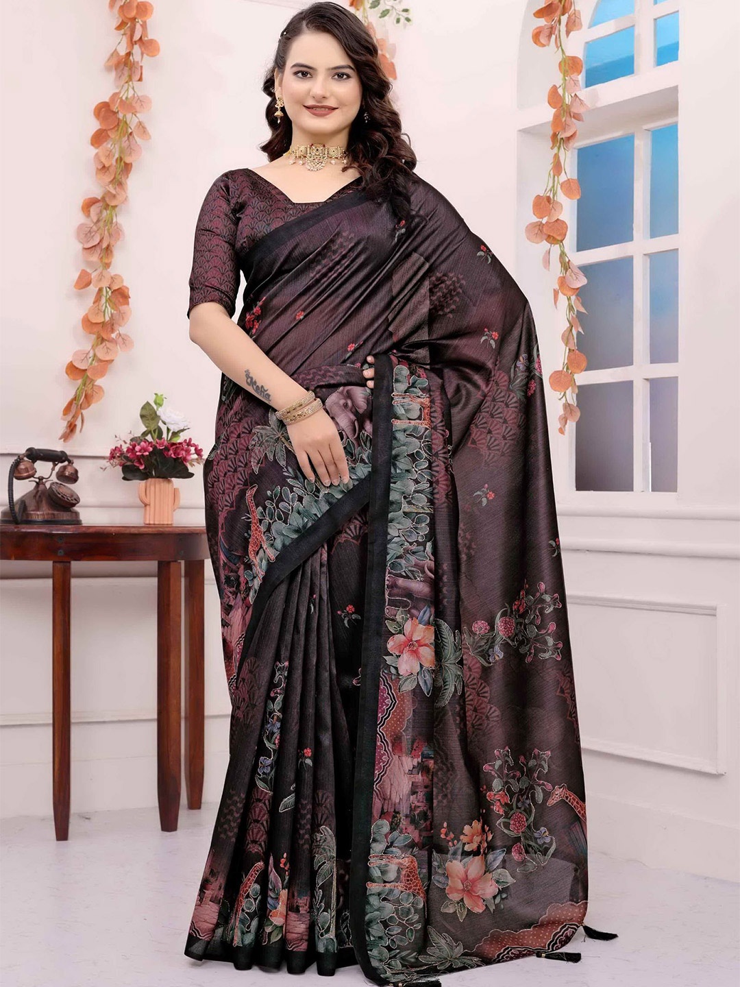 

HEER FASHION Kalamkari Printed Tussar Saree, Brown