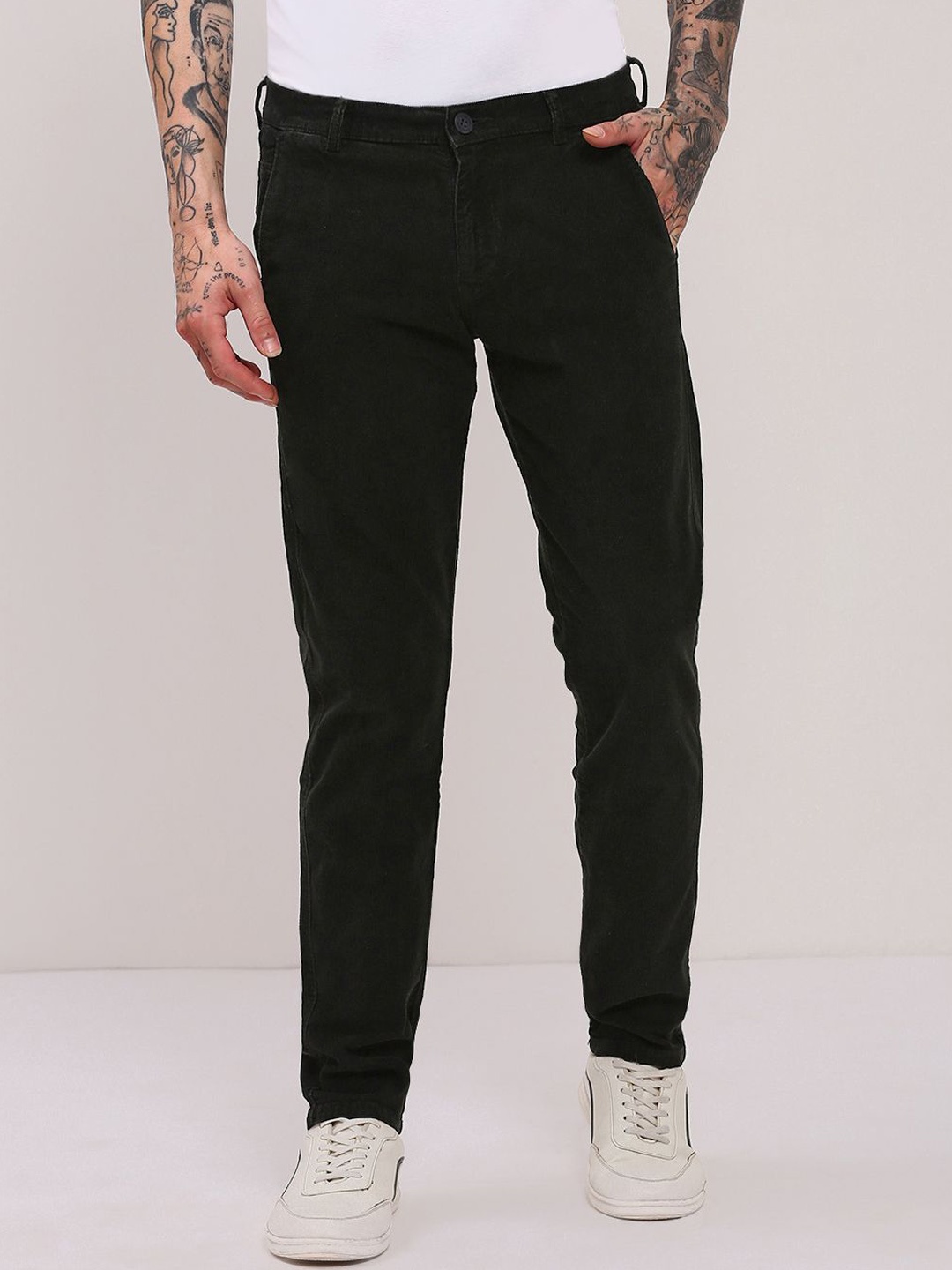 

SHOWOFF Men Comfort Slim Fit Low-Rise Corduroy Cotton Trousers, Black