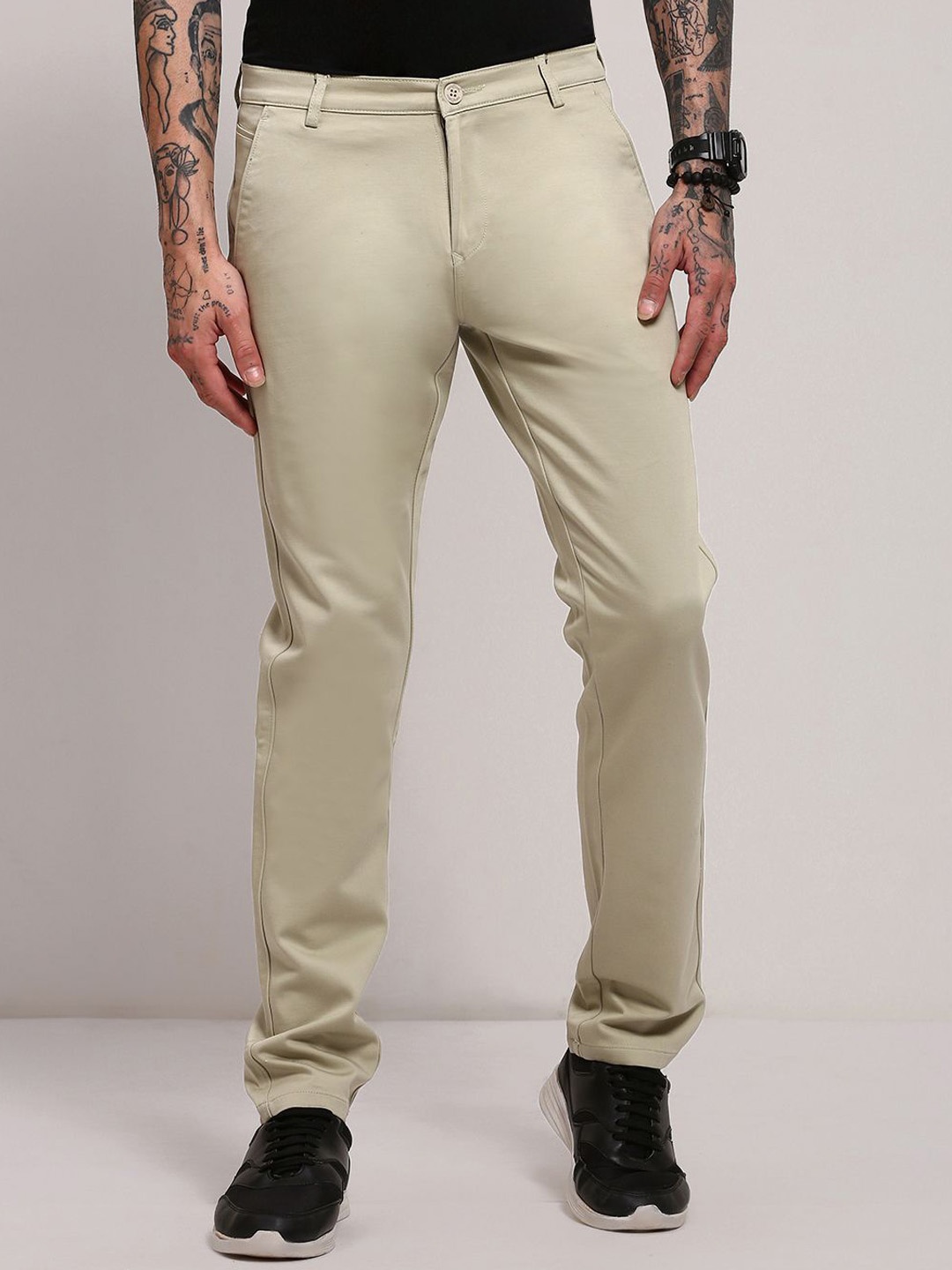 

SHOWOFF Men Comfort Slim Fit Low-Rise Cotton Trousers, Beige