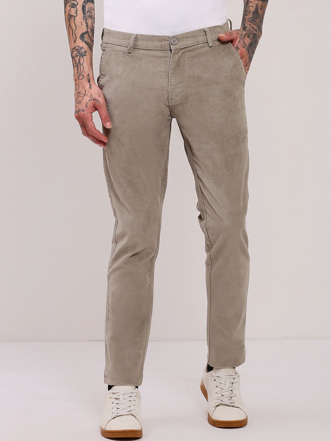 

SHOWOFF Men Comfort Slim Fit Low-Rise Cotton Trousers, Grey