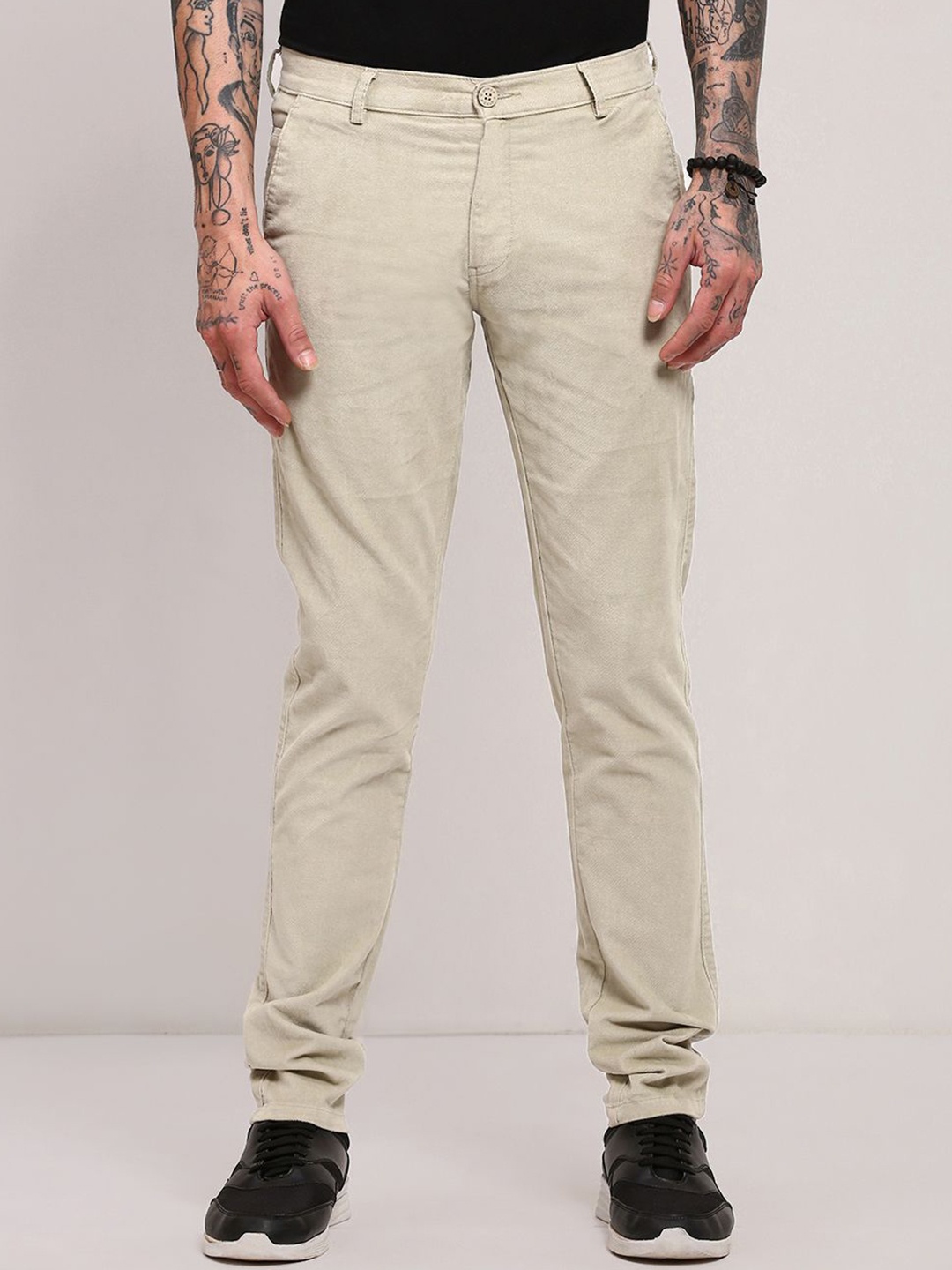 SHOWOFF Men Comfort Slim Fit Low-Rise Corduroy Trousers, Khaki