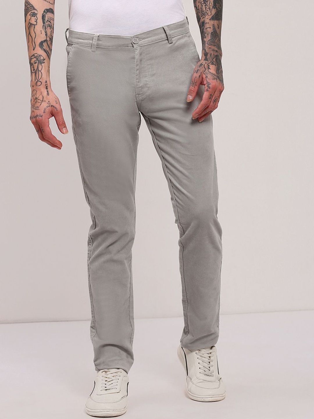 SHOWOFF Men Comfort Slim Fit Low-Rise Corduroy Trousers, Grey