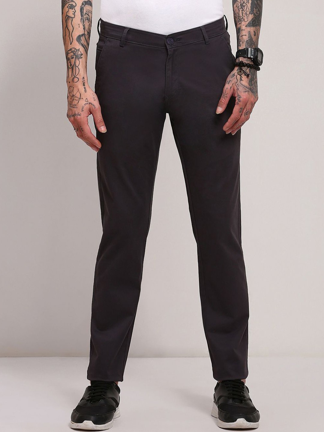 

SHOWOFF Men Comfort Slim Fit Low-Rise Cotton Trousers, Grey
