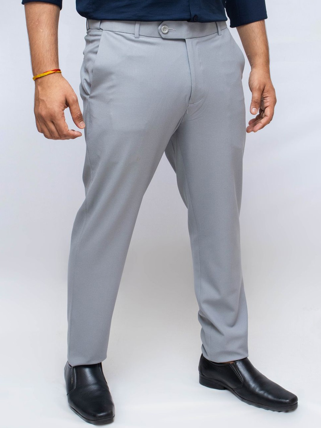 

Muffynn Men Striped Relaxed Straight Fit Trousers, Grey