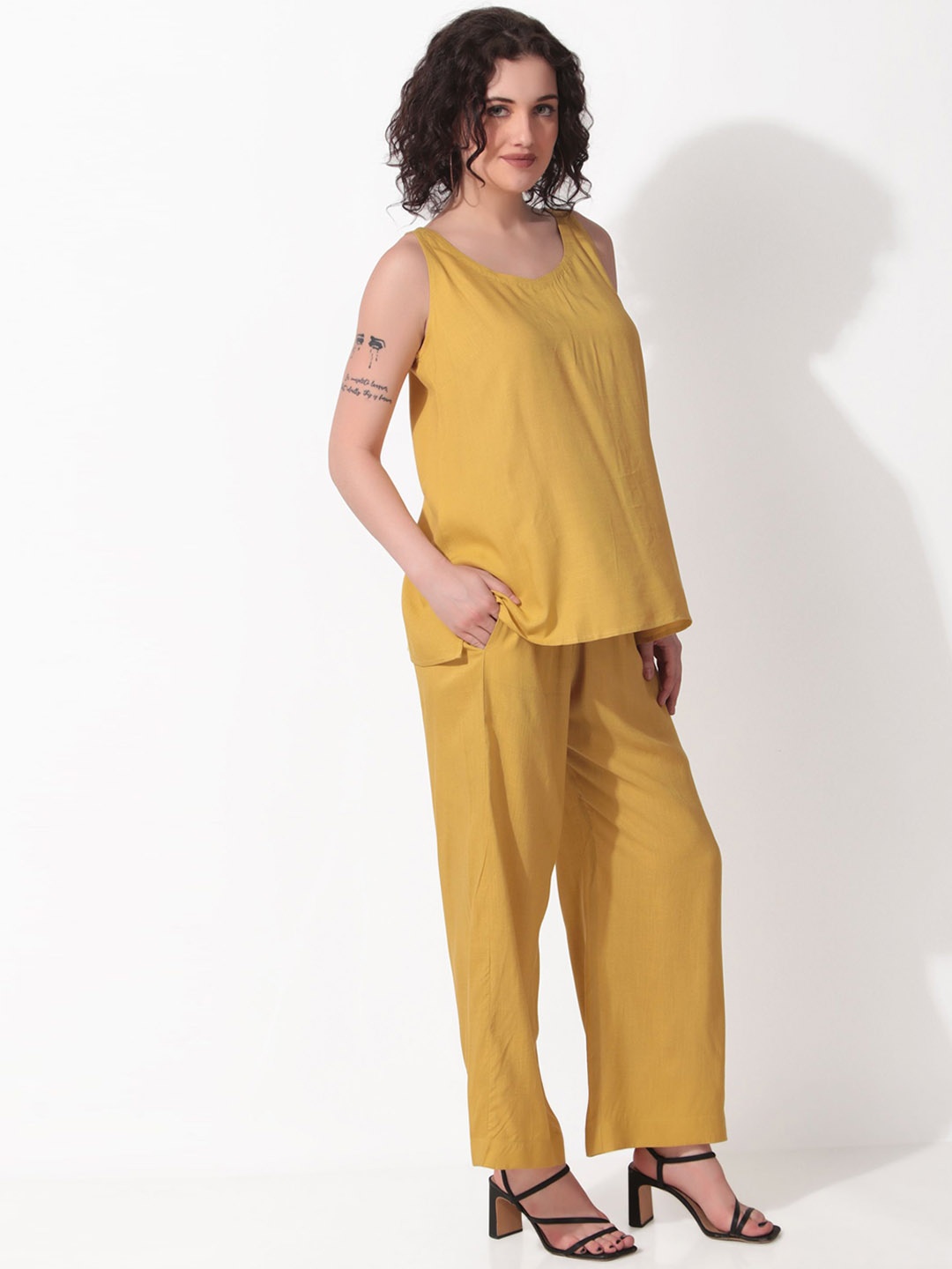 

Seryeon Women Flared Parallel Trousers, Mustard