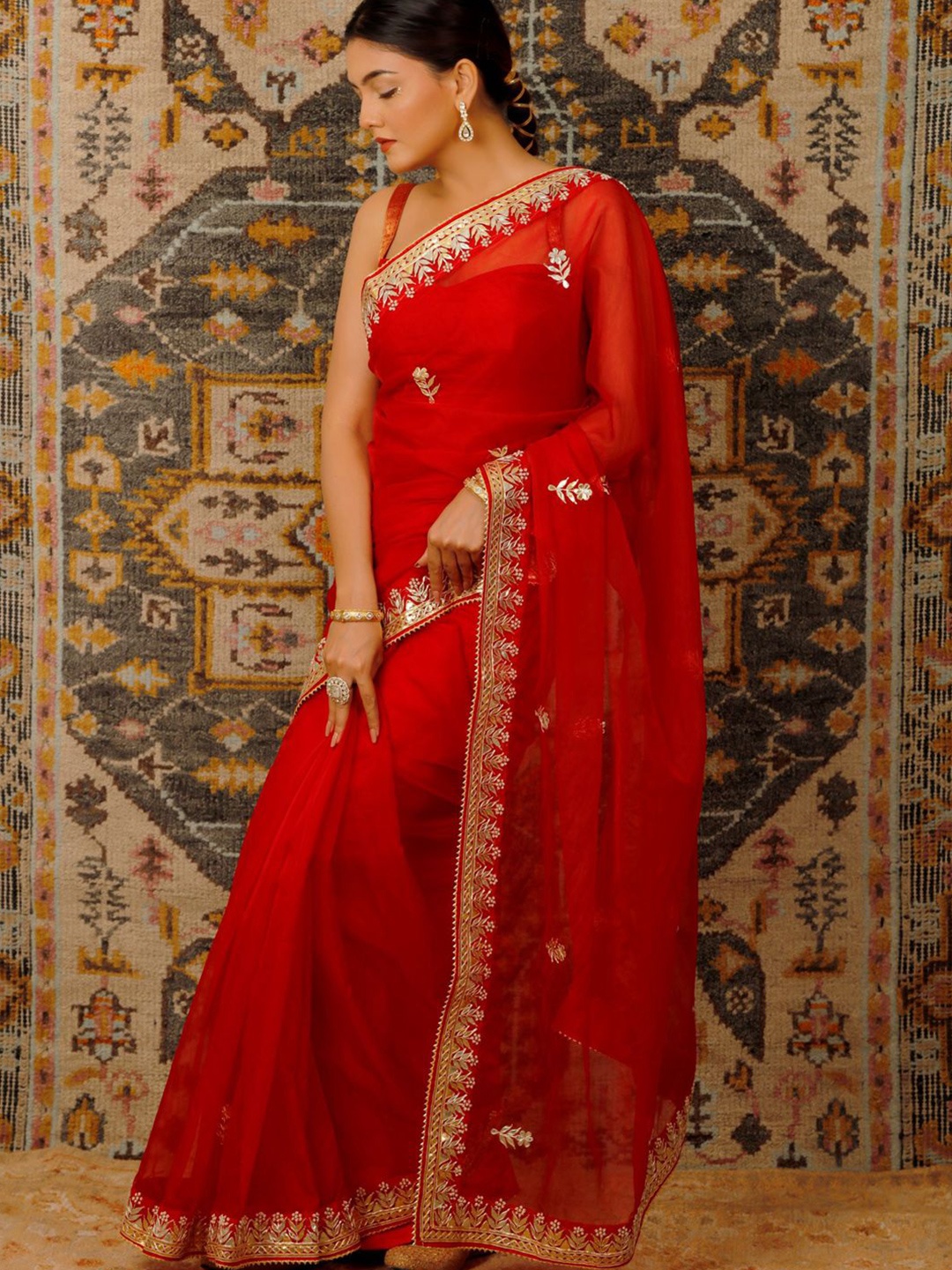 

Geroo Luxe Embroidered Organza Saree, Red