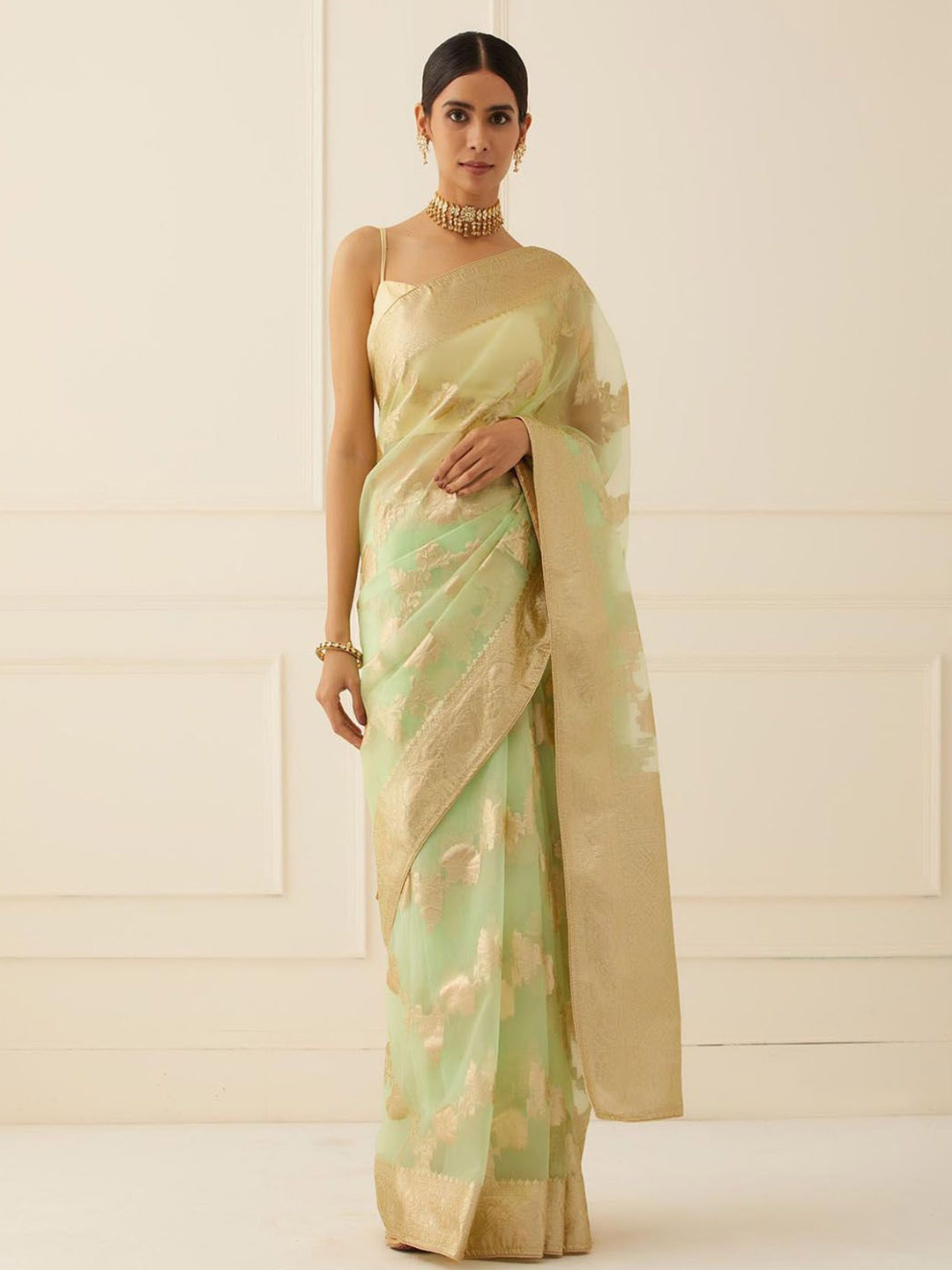 

Geroo Luxe Woven Design Organza Saree, Green