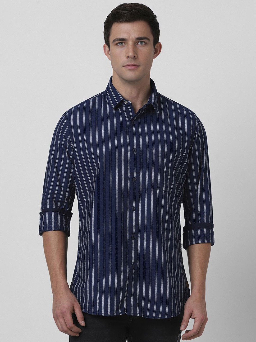 

VAN HEUSEN DENIM LABS Men Spread Collar Vertical Striped Cotton Slim Fit Casual Shirt, Navy blue