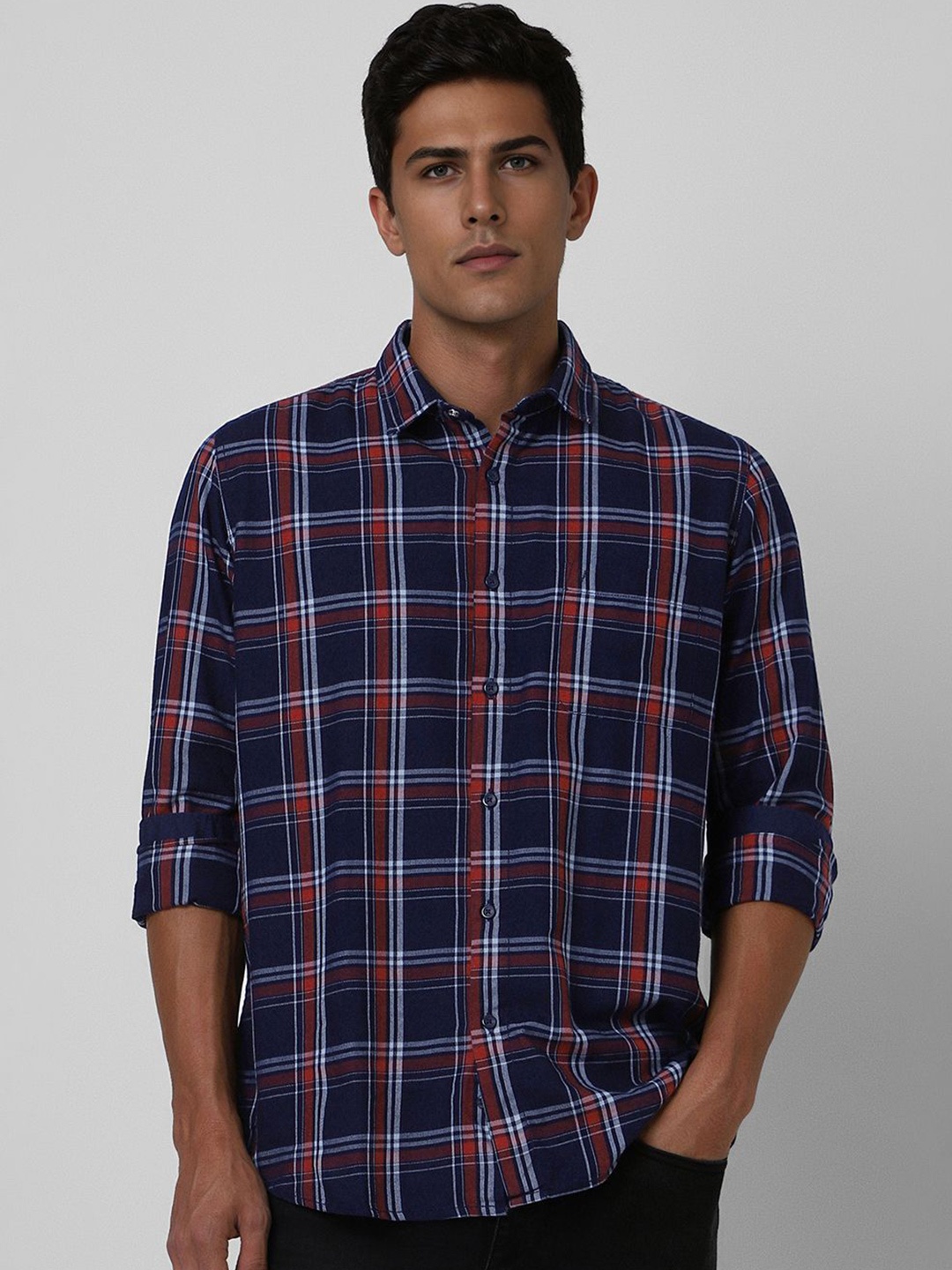 

VAN HEUSEN DENIM LABS Men Speread Collar Checked Cotton Casual Shirt, Navy blue