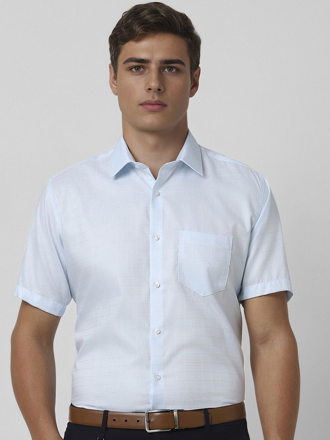 

Van Heusen Men Spread Collar Solid Cotton Formal Shirt, Blue