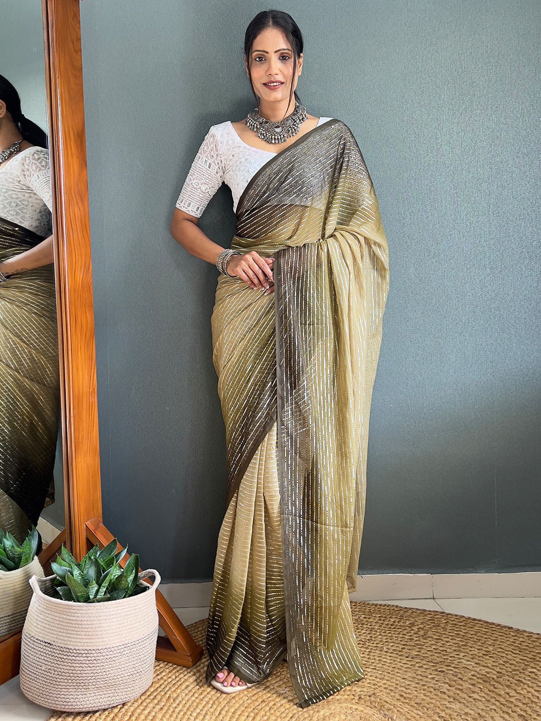 

Mitera Chiffon Striped Printed Saree, Green