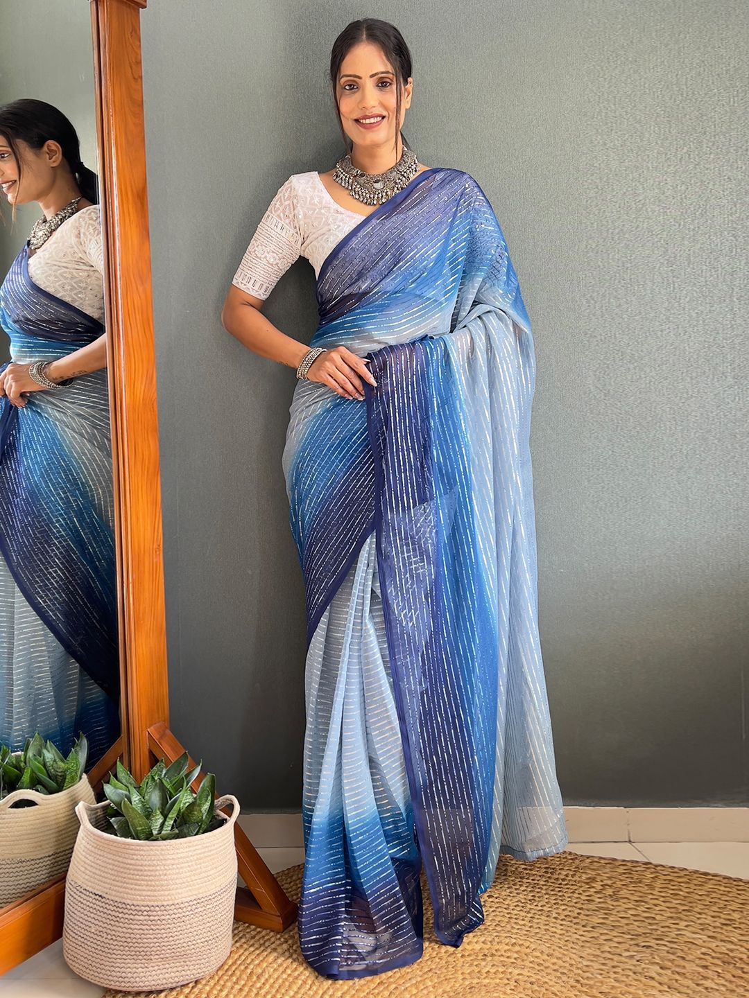 

Mitera Chiffon Striped Printed Saree, Blue