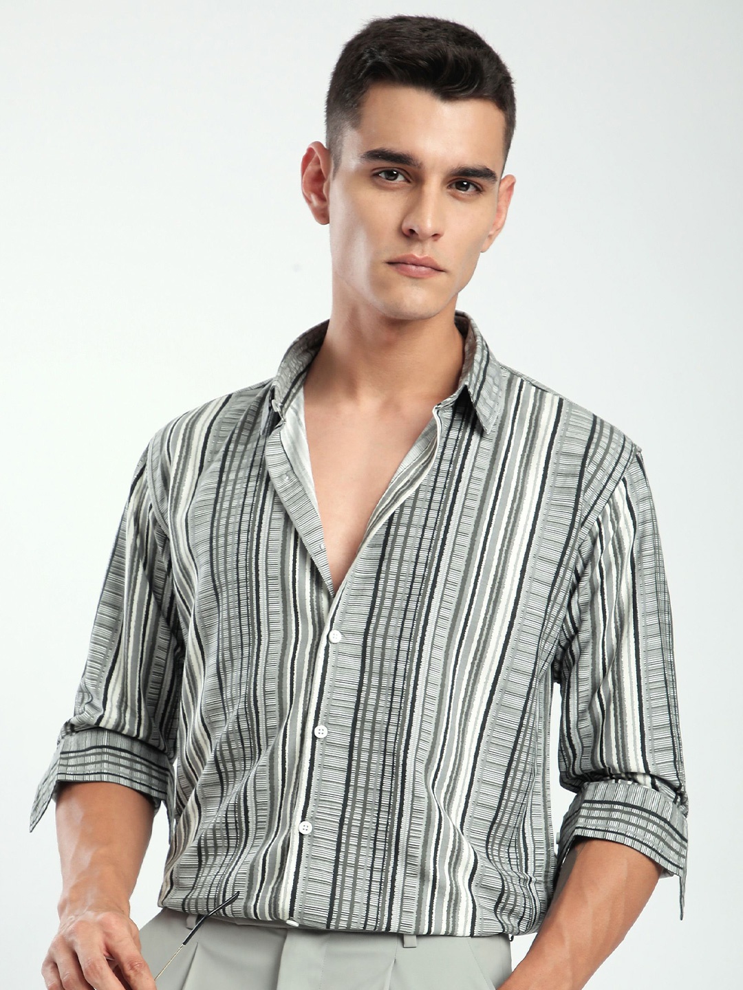 

Beyoung Men Spread Collar Vertical Striped Cotton Relaxed Fit Casual Shirt, Grey