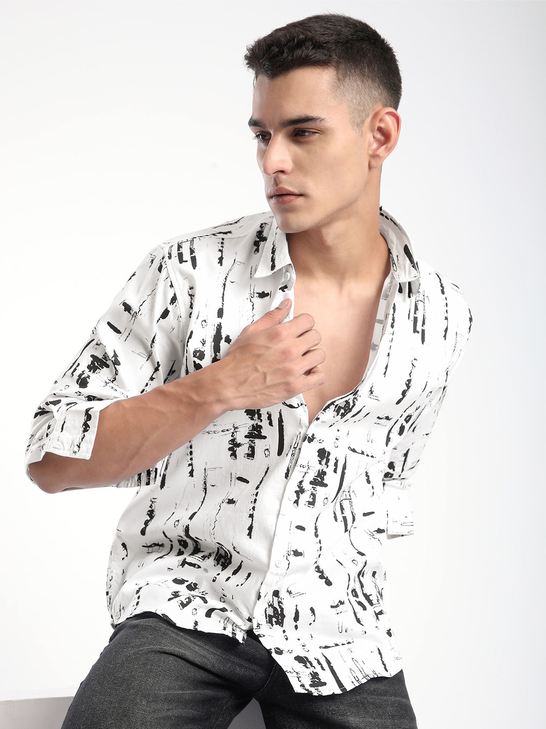 

Beyoung Men Spread Collar Abstract Printed Cotton Casual Shirt, Black