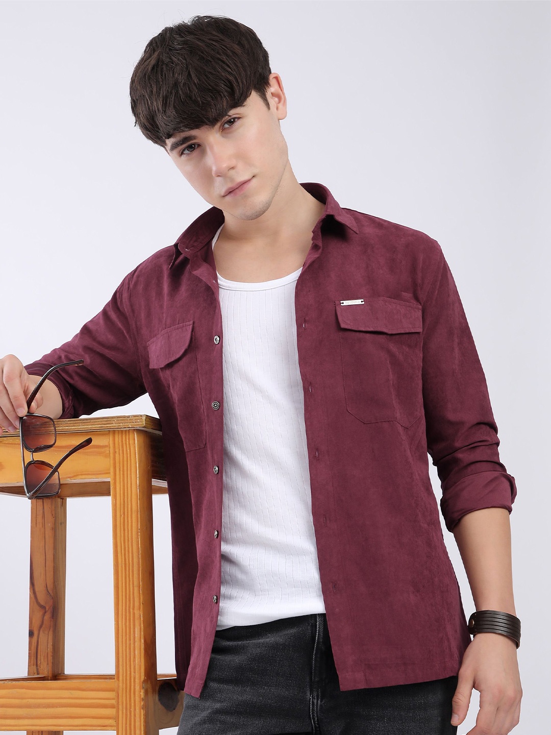 

Beyoung Men Spread Collar Solid Relaxed Fit Casual Shirt, Burgundy