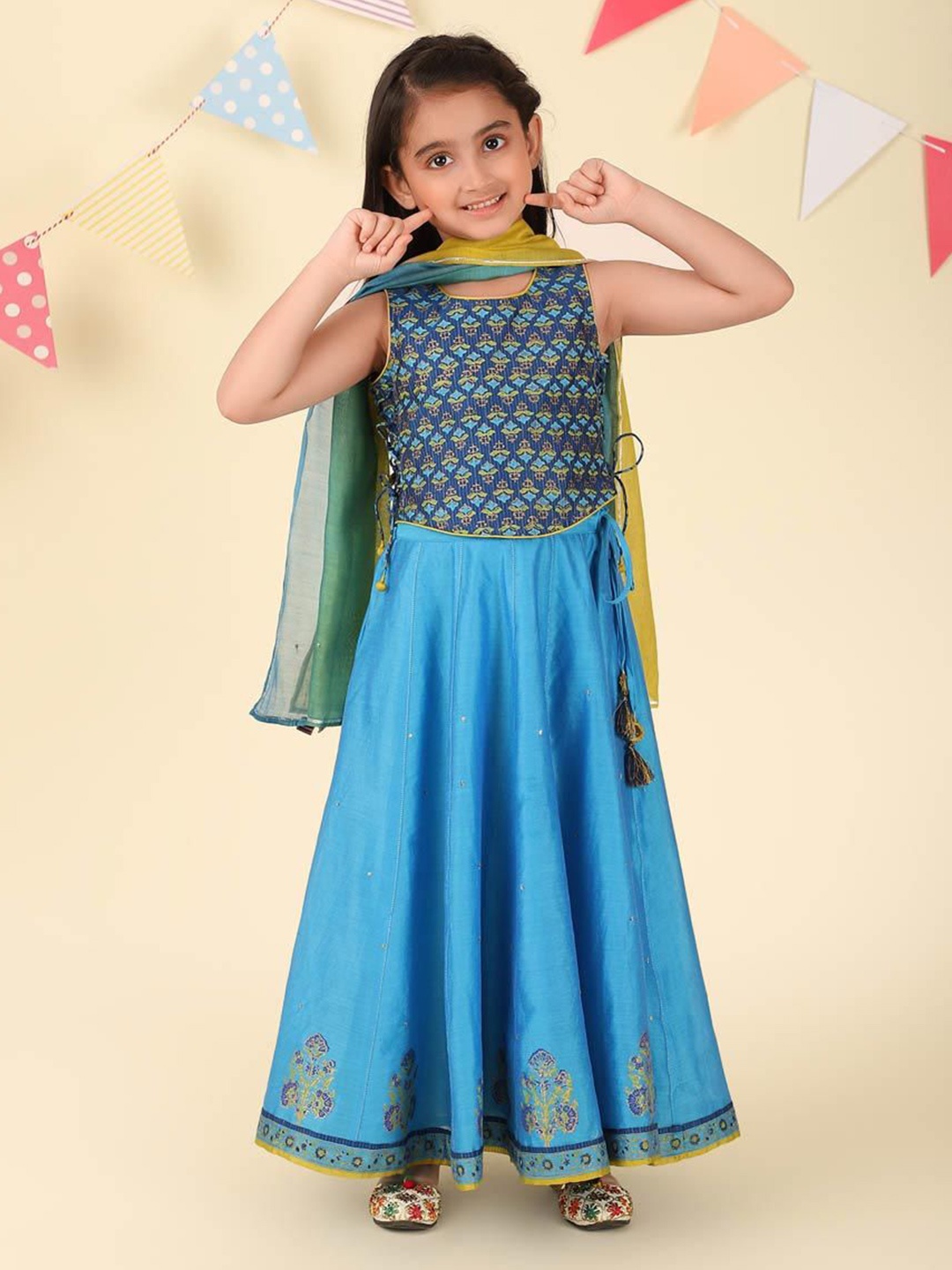 

Fabindia Girls Printed Ready to Wear Cotton Silk Lehenga & Blouse with Dupatta, Blue