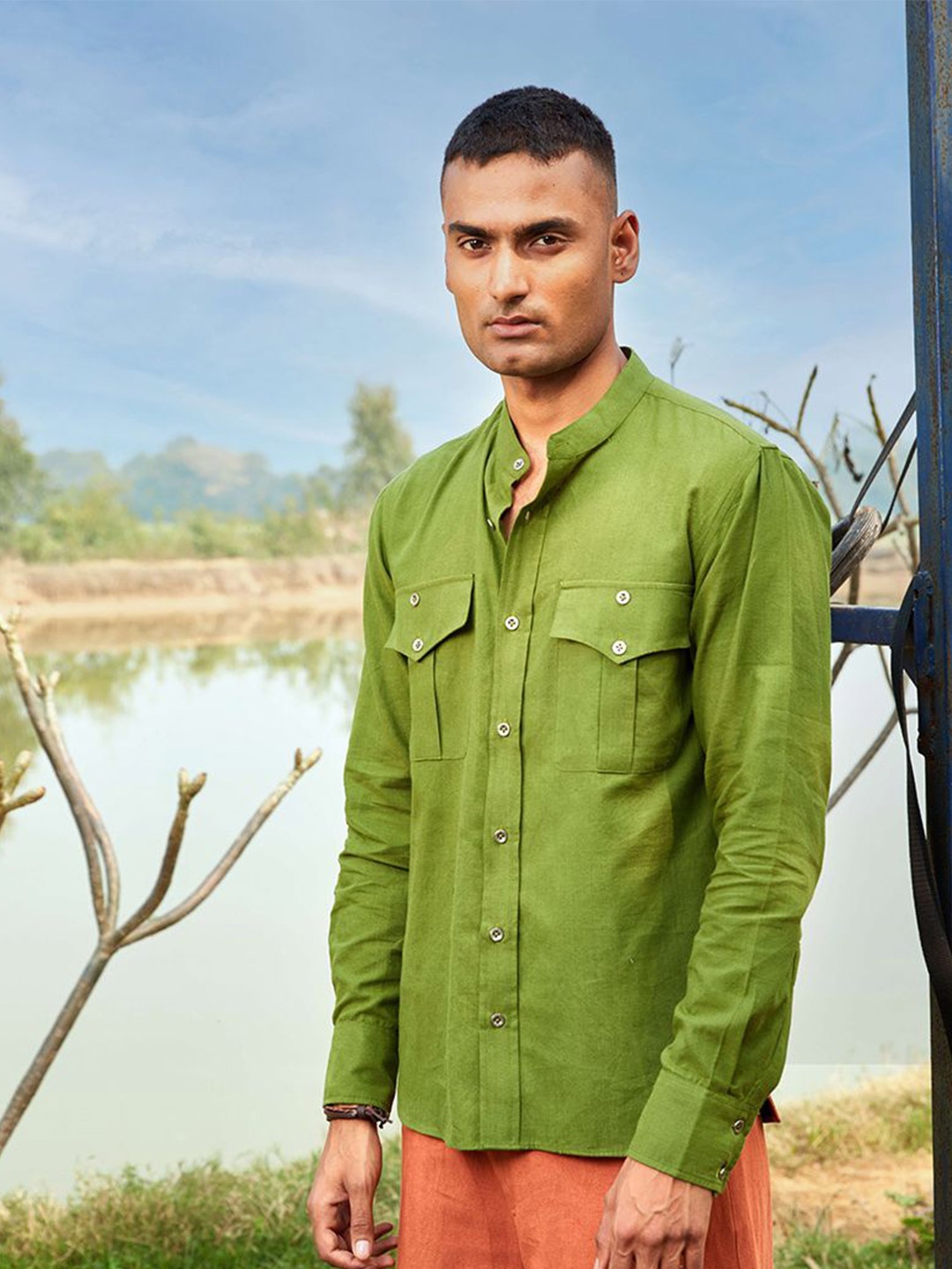 

Abhishti Men Band Collar Solid Cotton Relaxed Fit Casual Shirt, Green