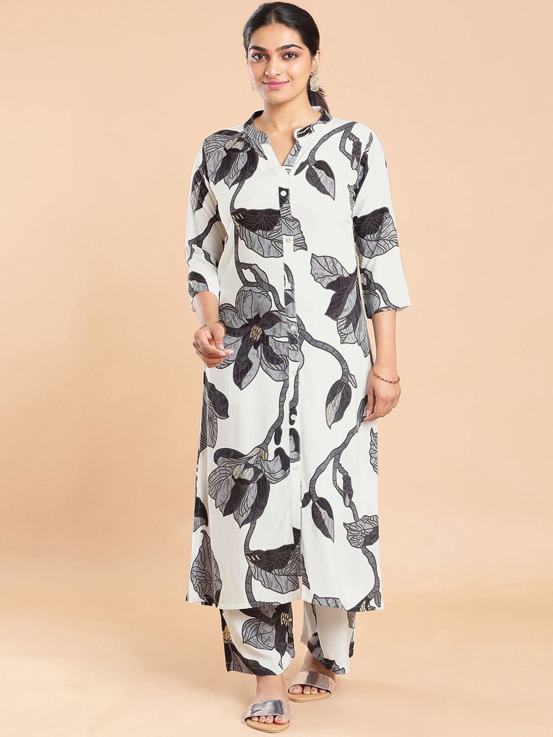 

Kalyan Silks Floral Printed Mandarin Collar Kurta with Trouser, White
