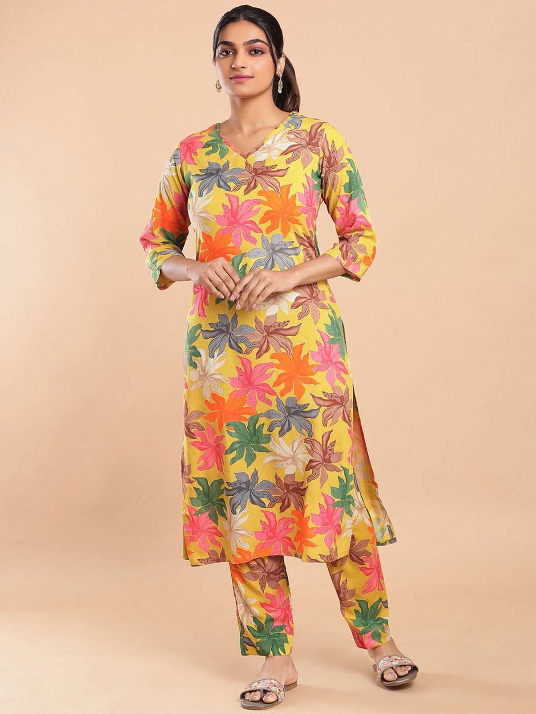 

Kalyan Silks Floral Printed Kurta with Trouser, Yellow