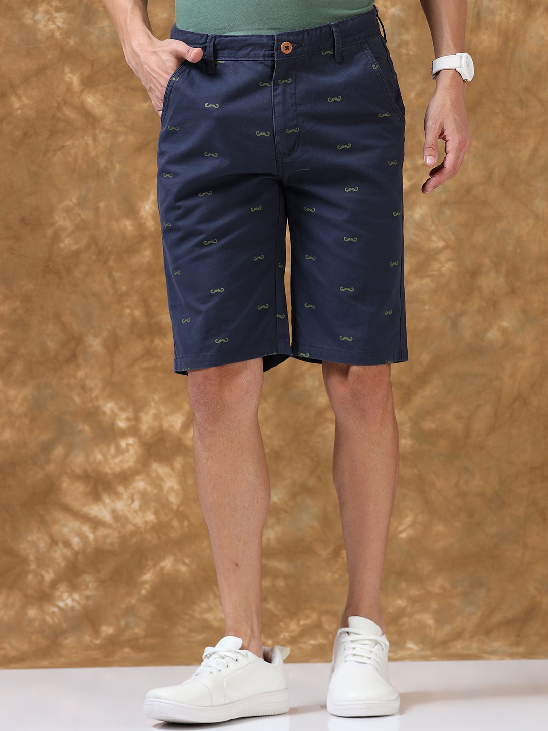 

THINC Men Regular Fit Mid-Rise Denim Shorts, Navy blue