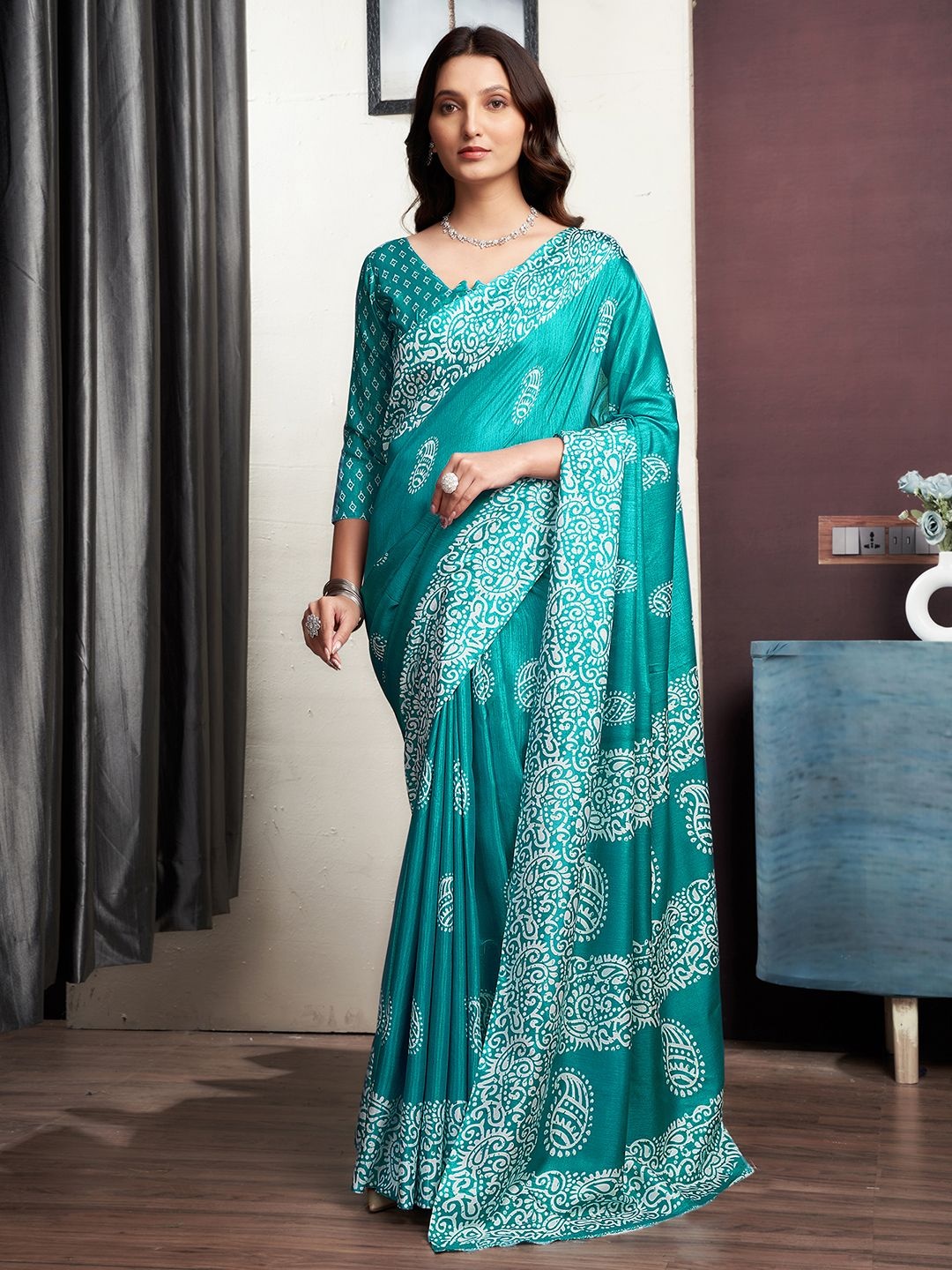 

SAMAH Bagh Printed Saree With Blouse Piece, Green