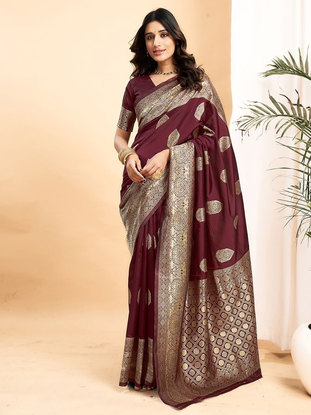 

SAMAH Woven Design Zari Silk Blend Banarasi Saree, Brown