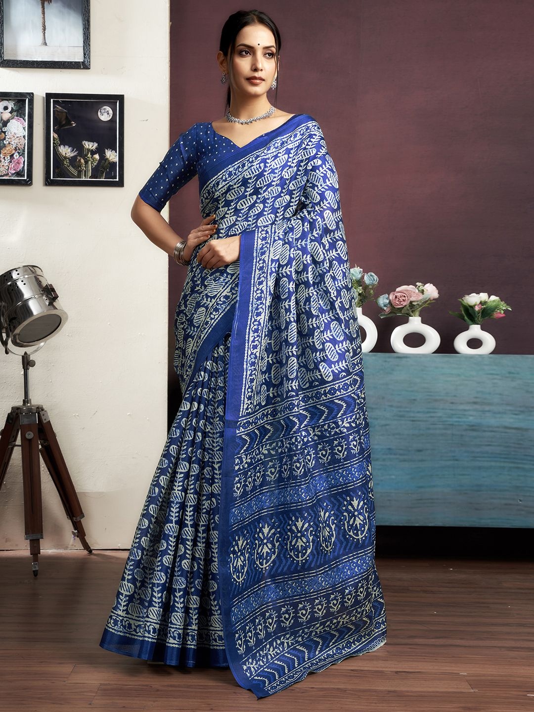 

SAMAH Women Batik Printed Saree, Blue