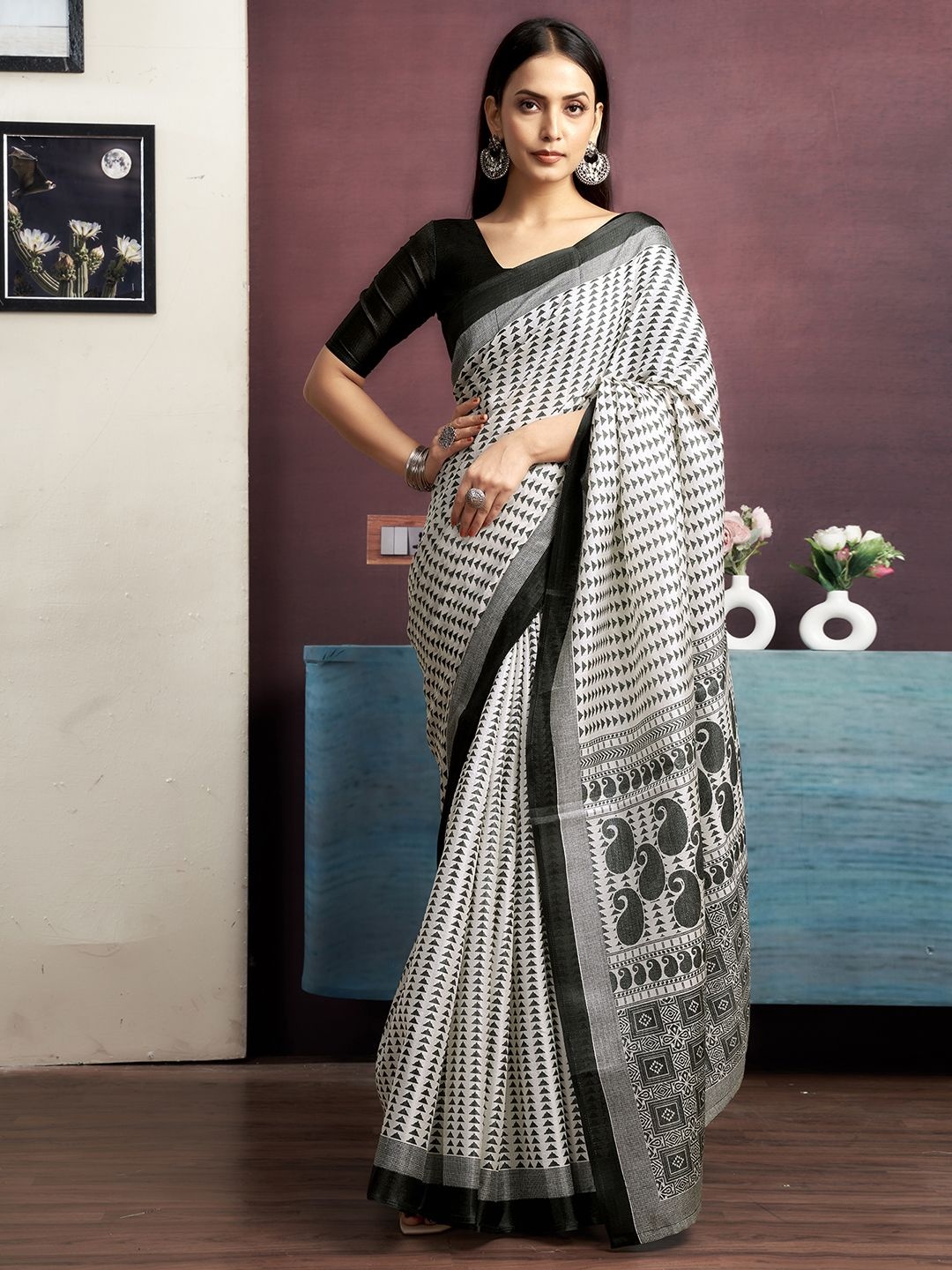 

SAMAH Geometric Printed saree, White