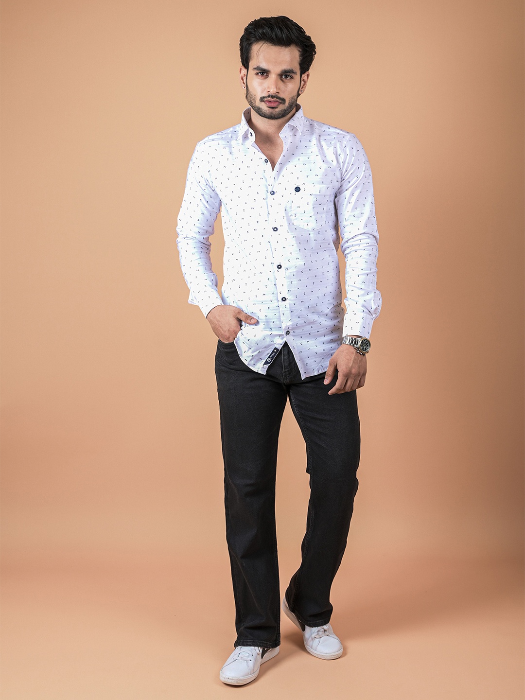 

INDIAN THREADS Men Relaxed Spread Collar Conversational Printed Cotton Casual Shirt, White