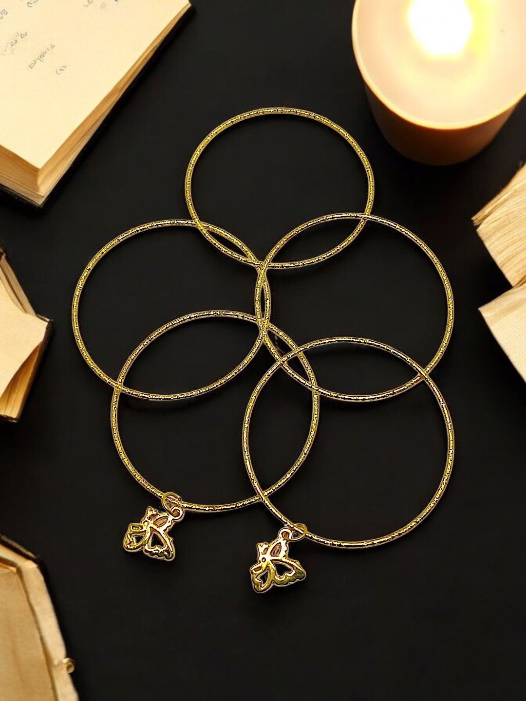 

FEMMIBELLA Set Of 5 Gold Plated Giltter Charm Bangles