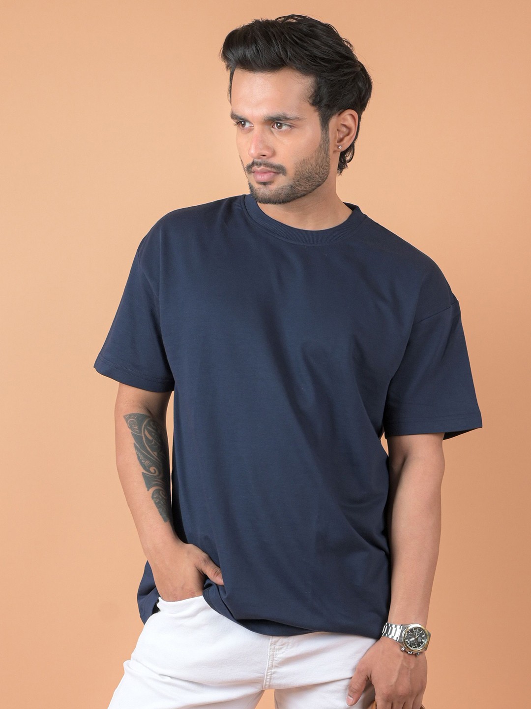 

INDIAN THREADS Men Dry Fit Solid Round Neck Pure Cotton Relaxed Fit T-shirt, Navy blue