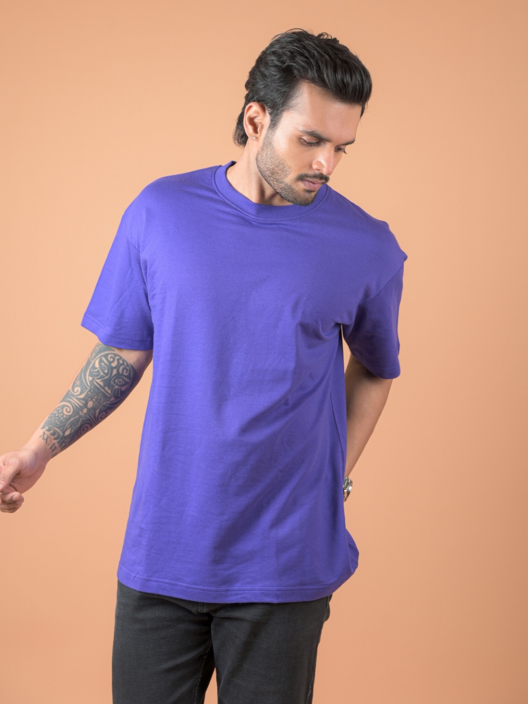 

INDIAN THREADS Men Dry Fit Solid Round Neck Pure Cotton Relaxed Fit T-shirt, Purple