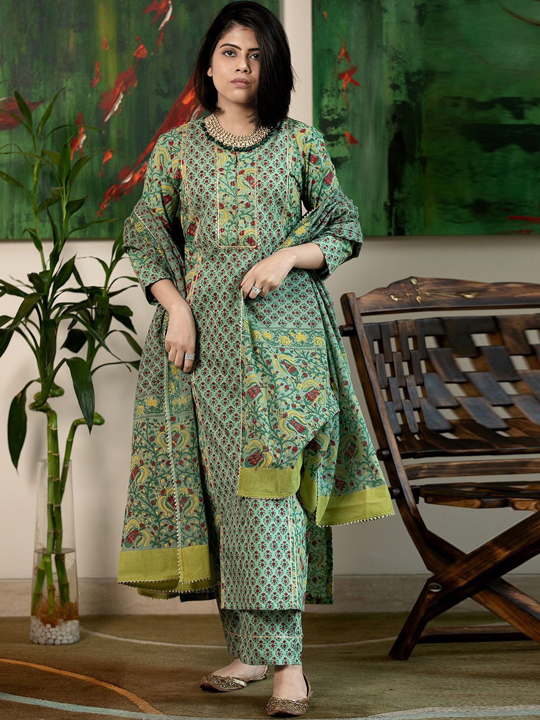 

GoSriKi Floral Printed Straight Kurta With Trousers & Dupatta, Green