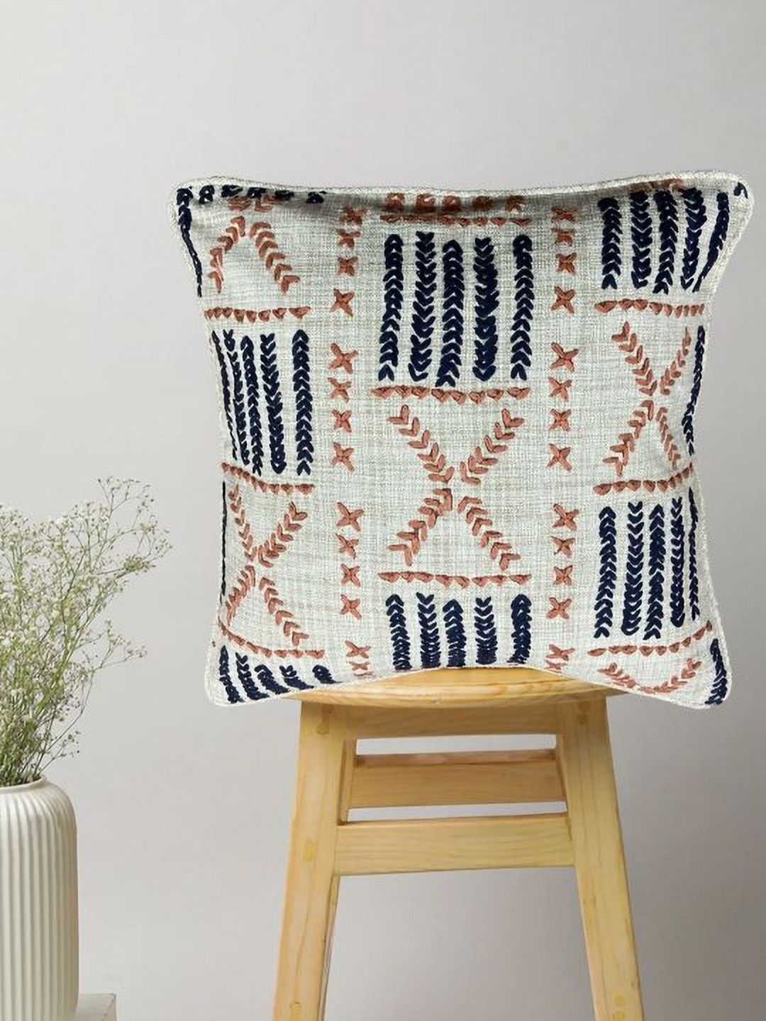 

SAJAVAT Beige and White Floral Printed Cotton Square Cushion Cover