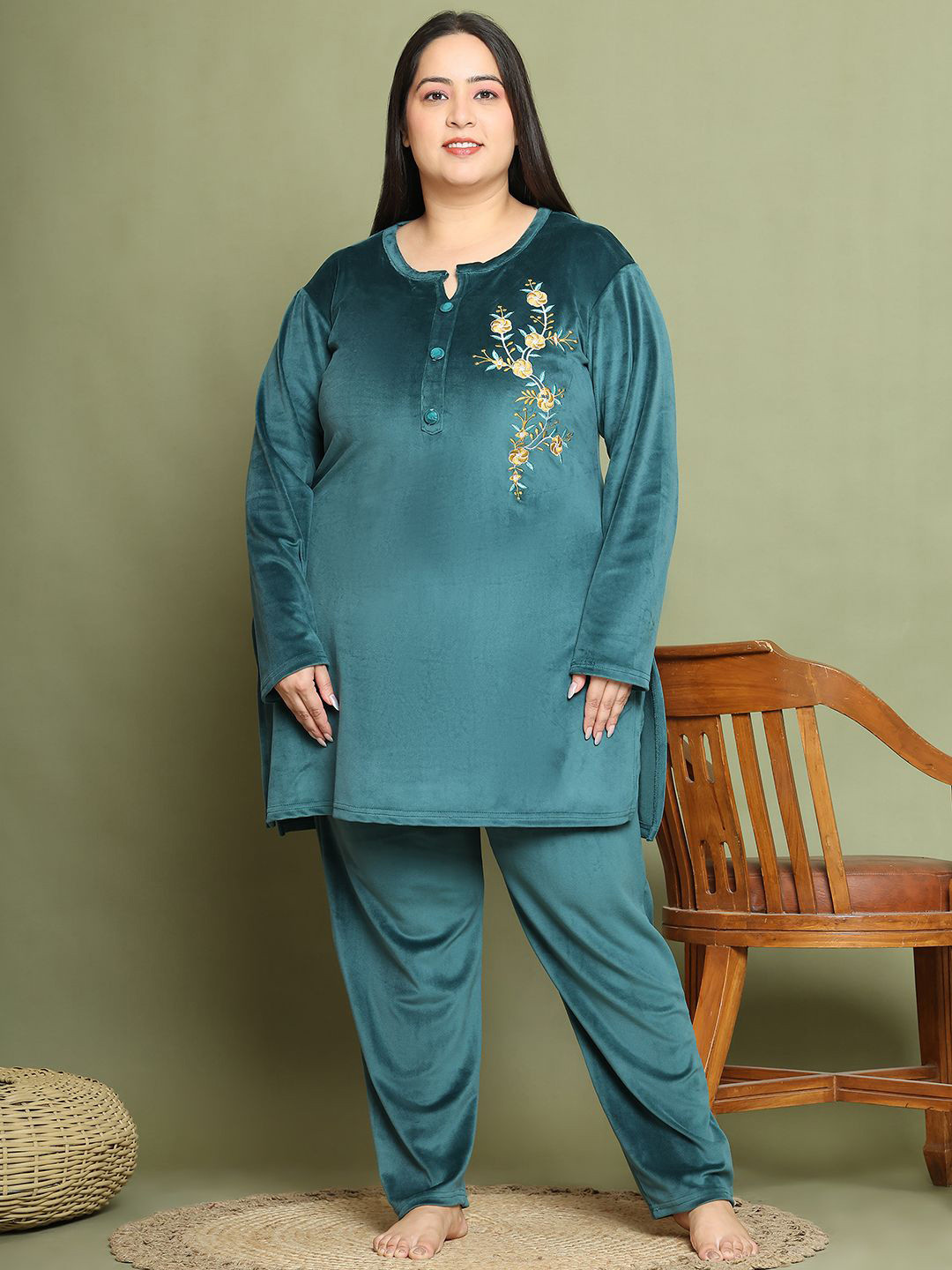 

TAG 7 Women Plus Size Floral Embroidered Velvet Night suit, Green