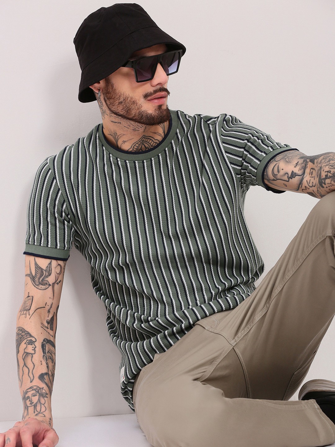 

SHOWOFF Men Striped Round Neck Cotton T-shirt, Grey