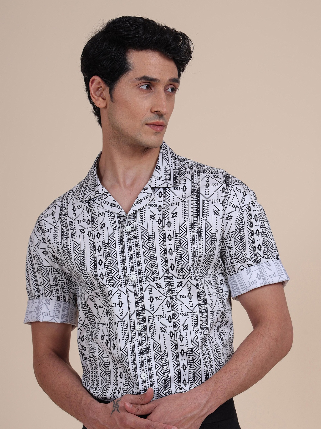 

RR Blue Men Cuban Collar Geometric Printed Cotton Casual Shirt, White