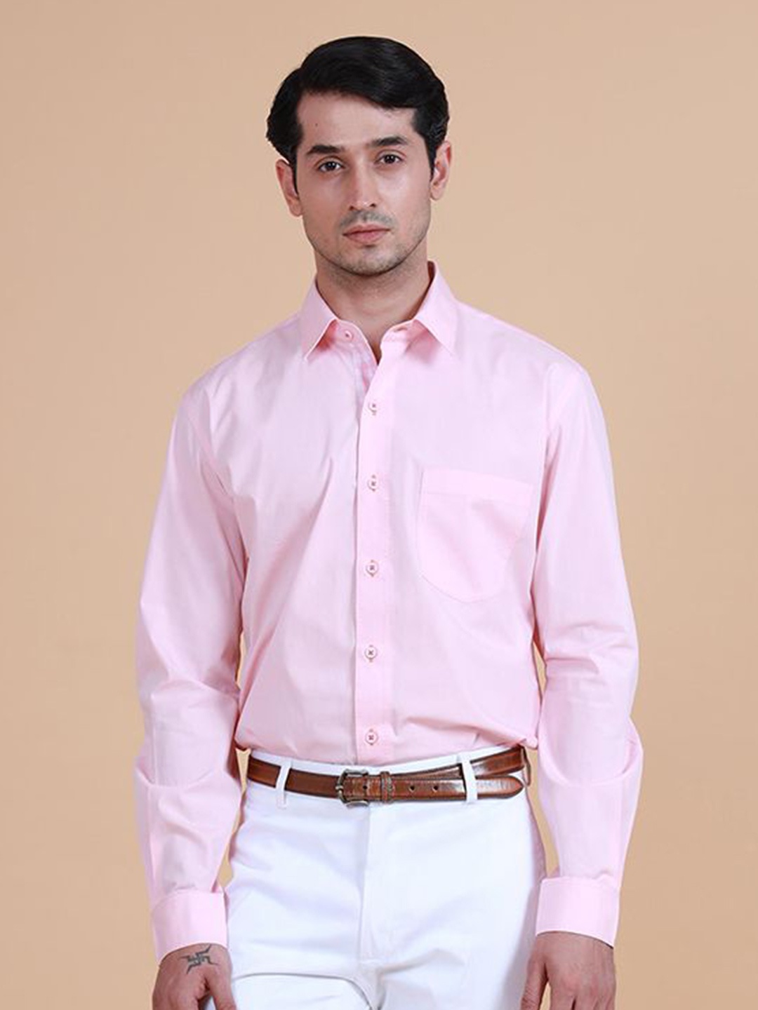 

RR Blue Men Spread Collar Solid Slim Fit Cotton Casual Shirt, Pink