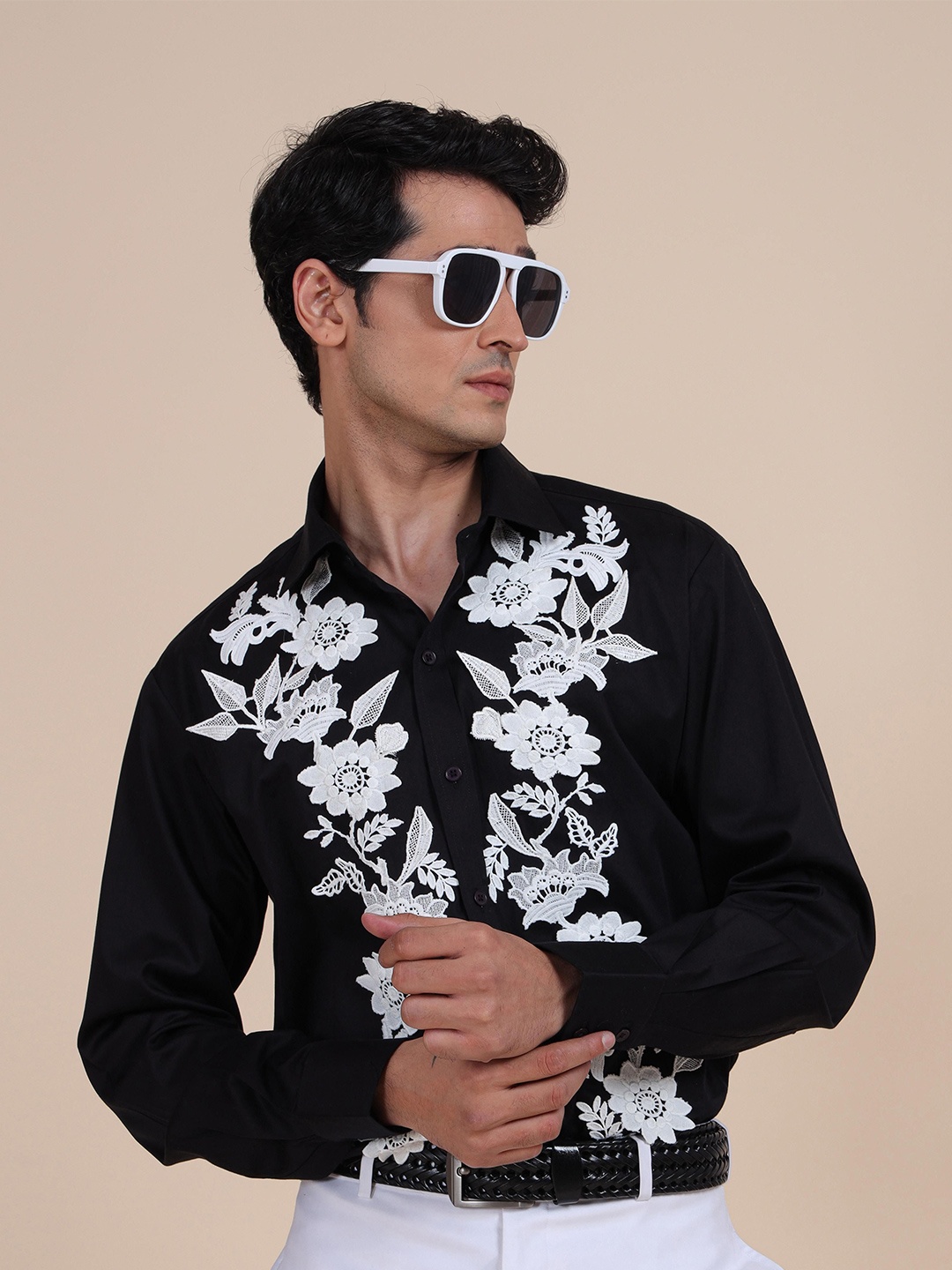 

RR Blue Men Spread Collar Solid Cotton Casual Shirt, Black