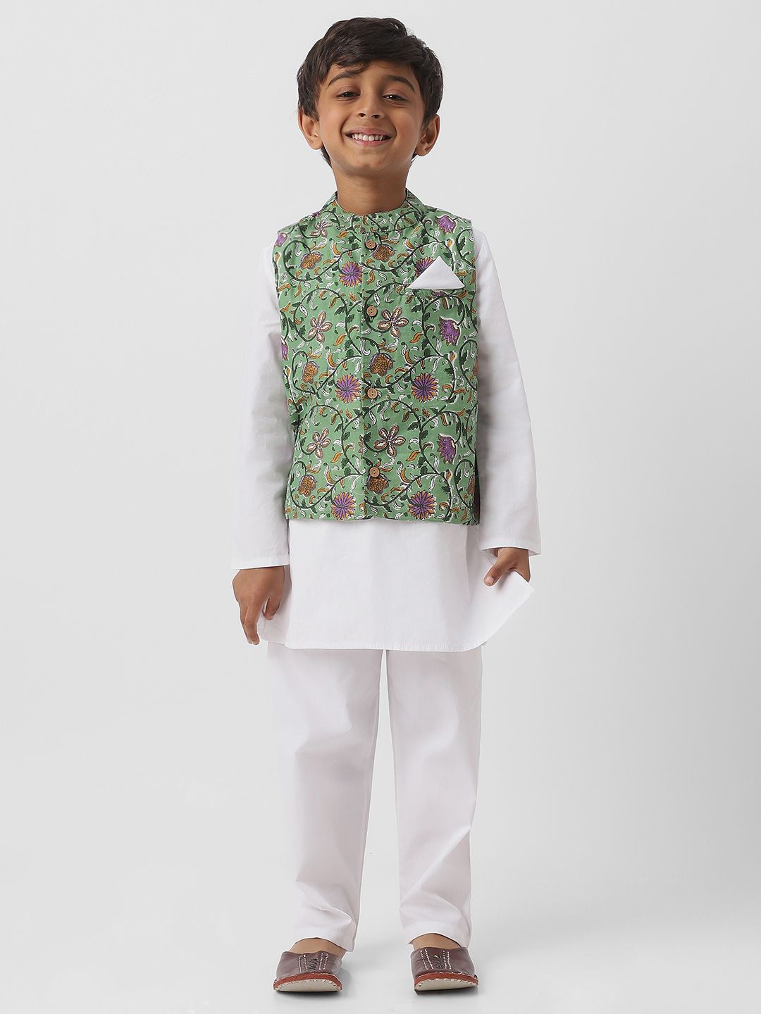 

Nauti Nati Boys Mandarin Collar Pure Cotton Straight Kurta With Pyjama & Nehru jacket, White