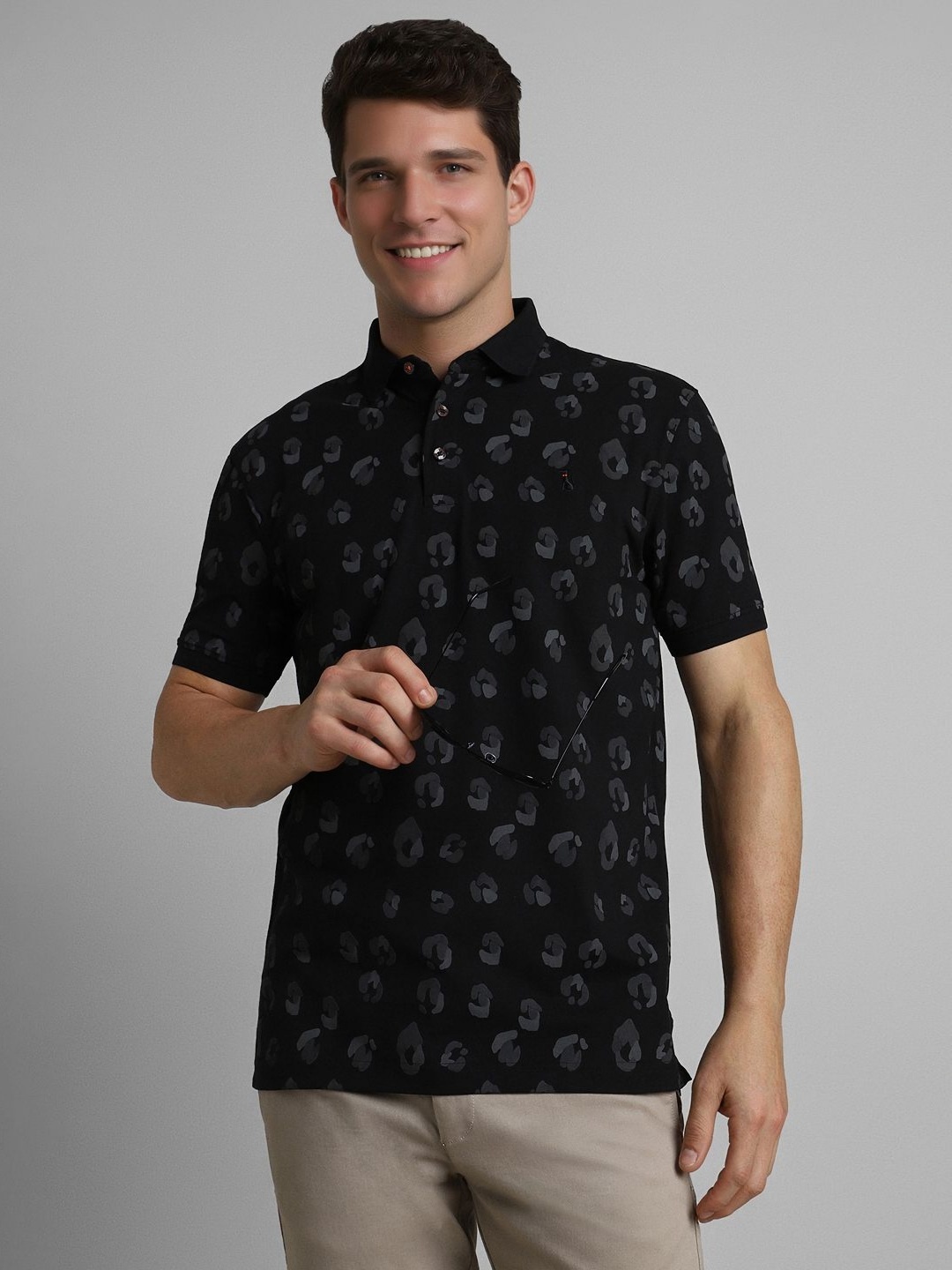 

SIMON CARTER LONDON Men Conversational Printed Polo Collar Cotton T-shirt, Black