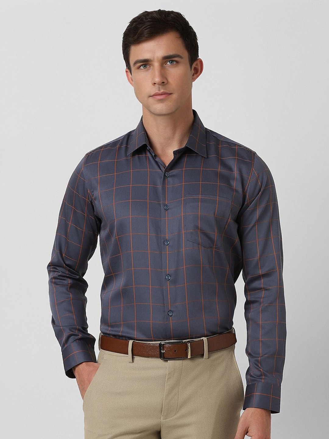 

Van Heusen Men Spread Collar Checked Cotton Slim Fit Formal Shirt, Navy blue
