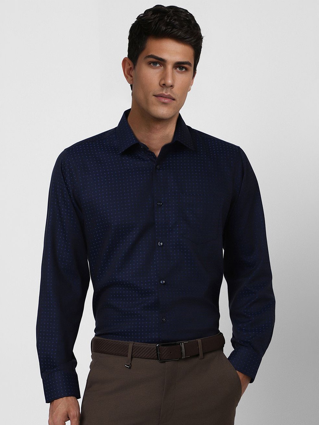 

Van Heusen Men Floral Printed Cotton Formal Shirt, Navy blue