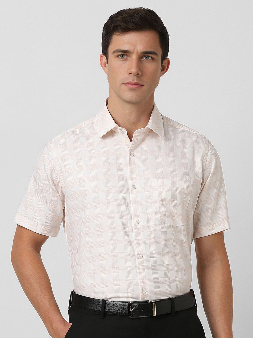 

Van Heusen Men Spread Collar Checked Cotton Formal Shirt, Navy blue