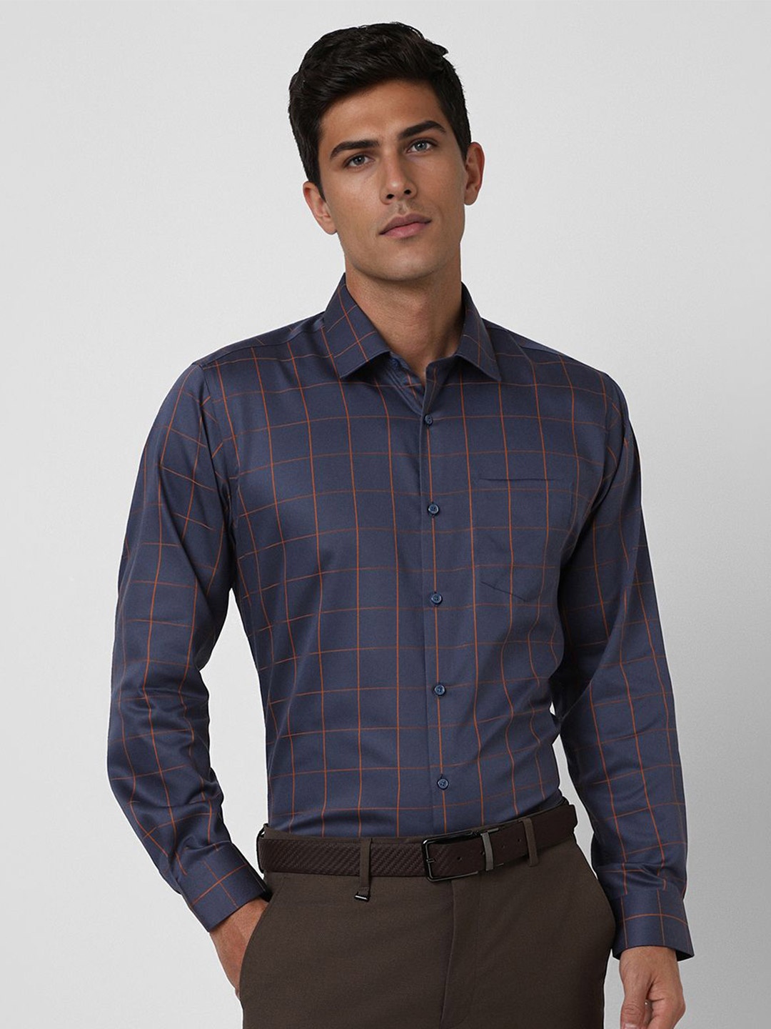 

Van Heusen Men Spread Collar Checked Cotton Slim Fit Formal Shirt, Navy blue
