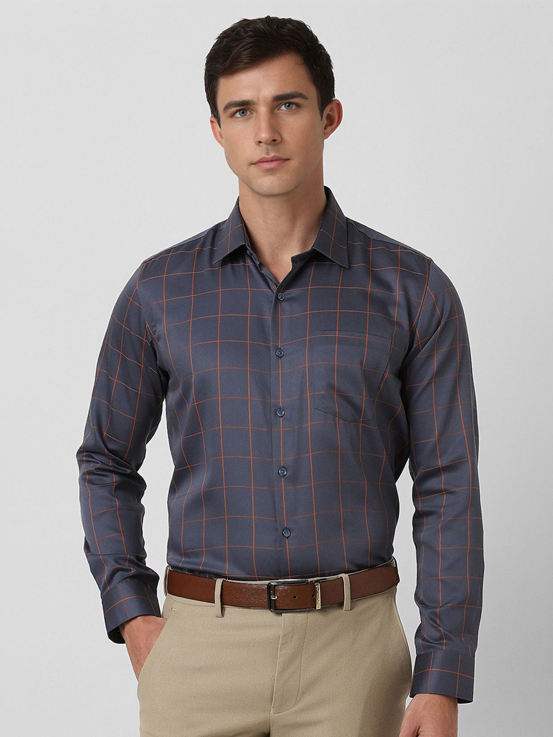 

Van Heusen Men Spread Collar Checked Cotton Slim Fit Formal Shirt, Navy blue
