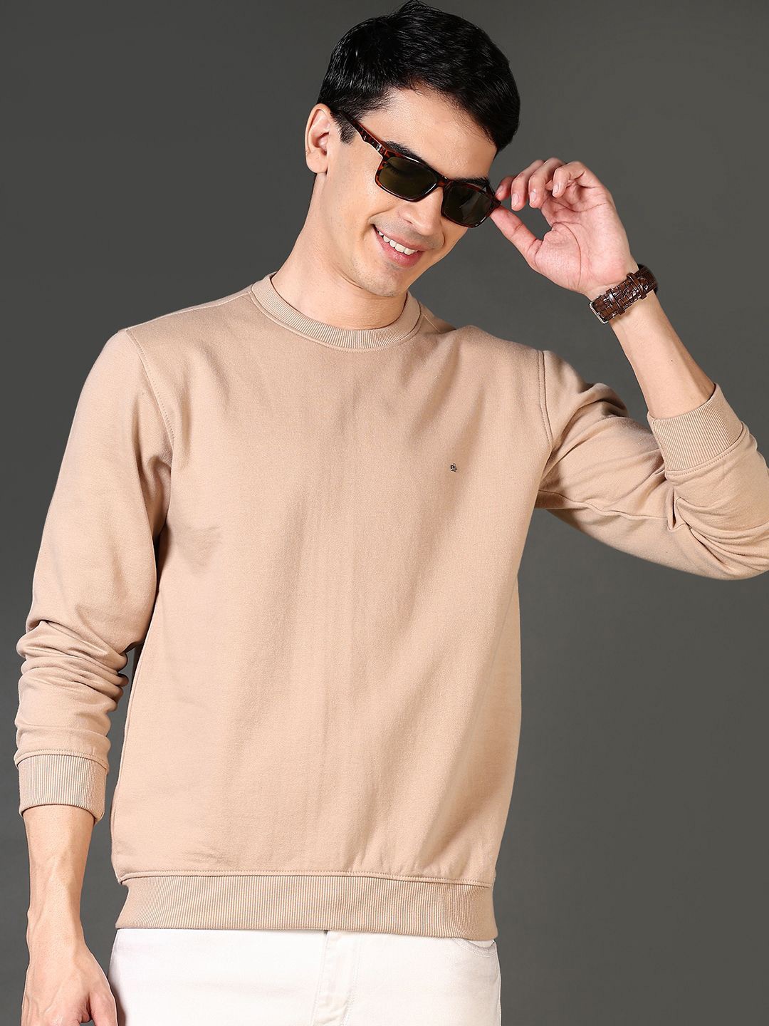 

V-Mart Men Round Neck Long Sleeves Sweatshirt, Beige