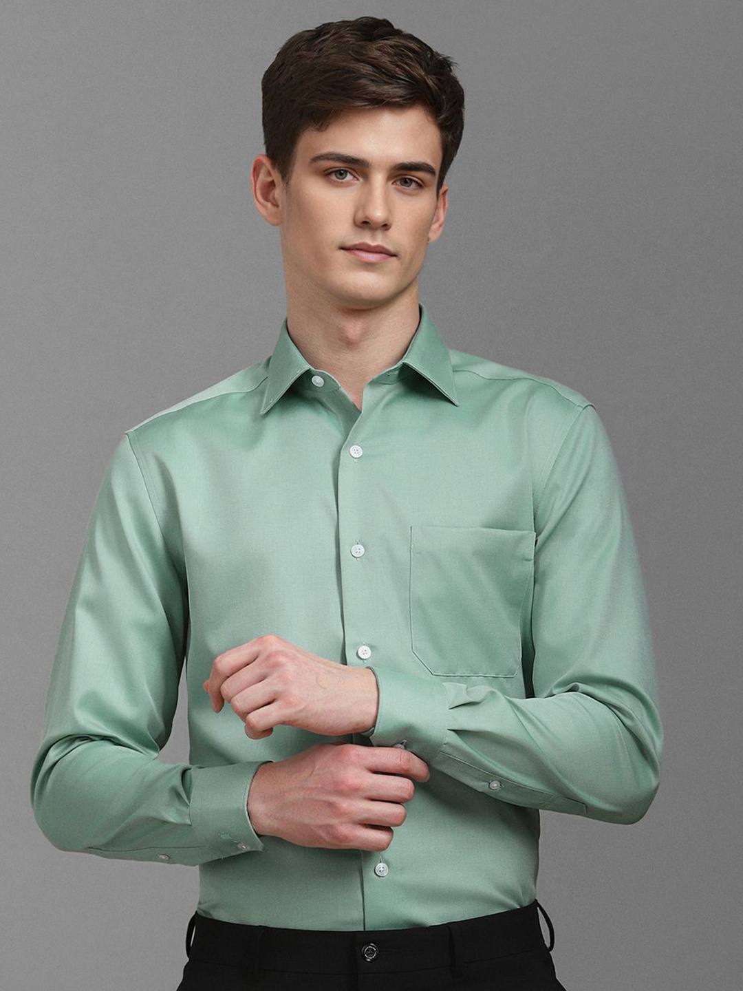 

Louis Philippe Men Classic Spread Collar Solid Cotton Slim Fit Formal Shirt, Sea green