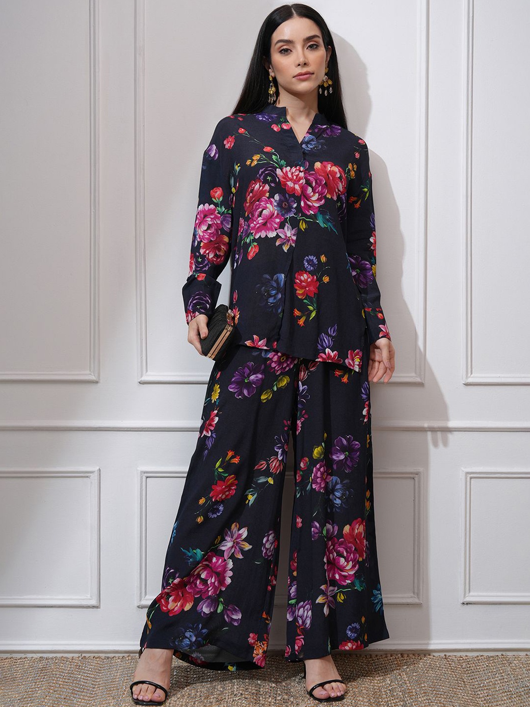 

Vishudh Printed Mandarin Collar Long Sleeves High Low Shirt With Palazzo, Navy blue